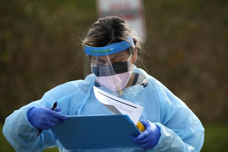 Ärzte und Krankenschwestern brauchen Schutzausrüstung gegen Coronavirus