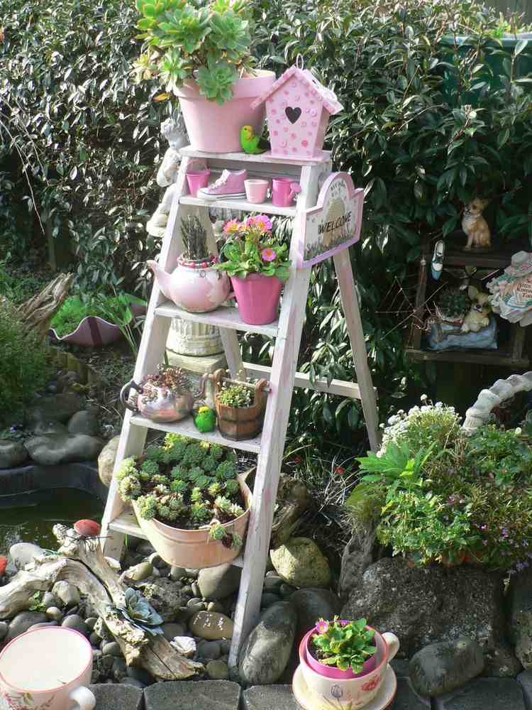 Gartendeko selber machen alten Leiter umfunktionieren und dekorieren