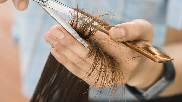 Haare selber schneiden Zuhause Tipps Haarpflege Haarspitzen