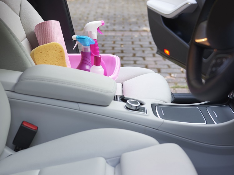 Ledersitz Reinigung welche Präparate Auto Innenraum desinfizieren