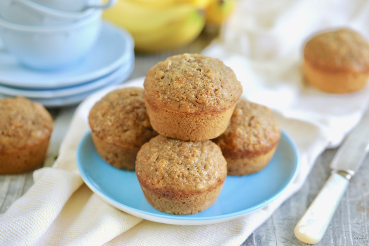 Bake muffins with stevia and oatmeal