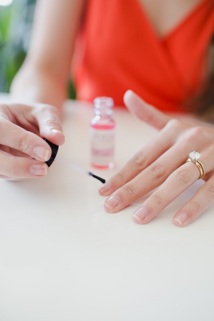 Nägel selber machen Nageldesigns für Anfänger Nagelpflege Tipps
