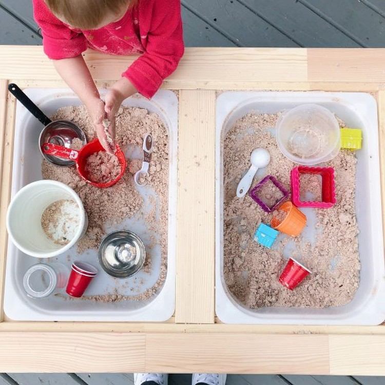 Sand aus Mehl selber machen Ideen für Sensorspiele für Kleinkinder
