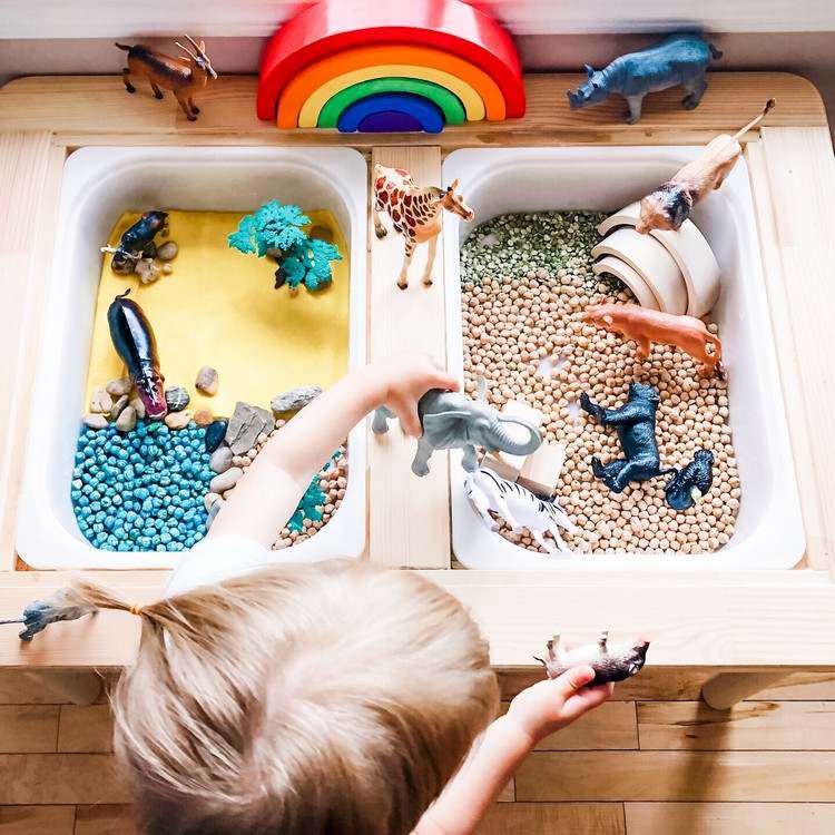 Spielideen mit Ikea Flisat Tisch für Kinder im Kindergarten und Grundschul Alter