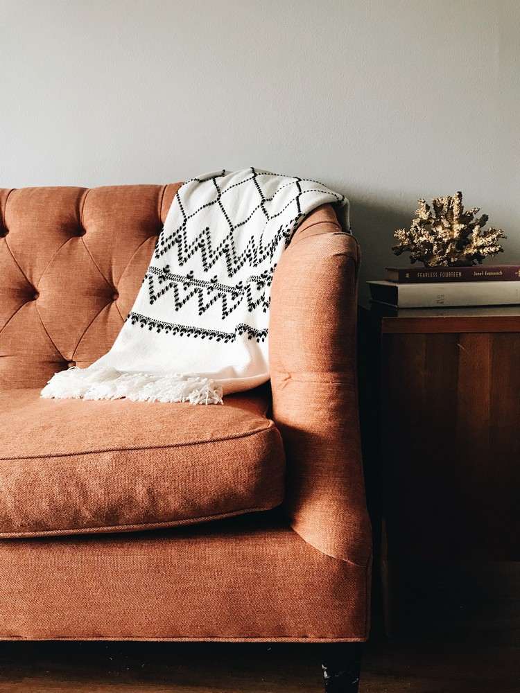 Vintage Möbel im Wohnzimmer Sofa im retro Stil