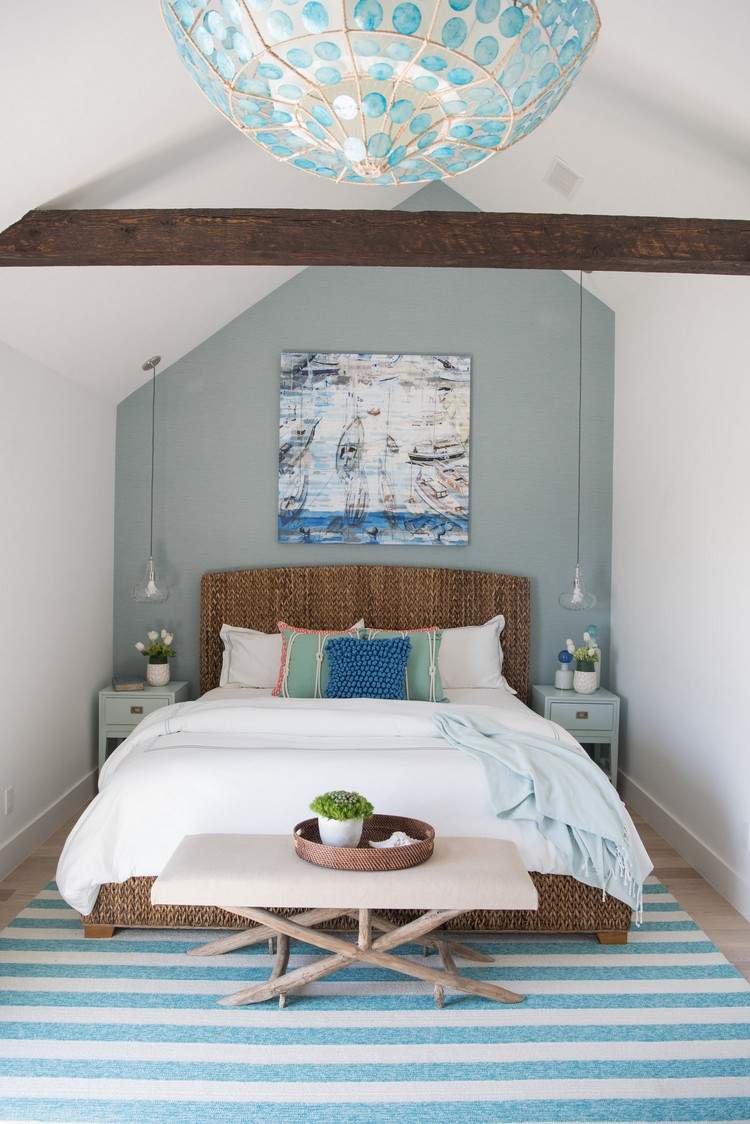 kleines Schlafzimmer Wände blau und weiß streichen