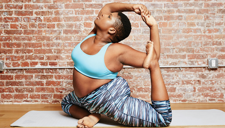 Mythen über Yoga für alle geeignet übergewichtige sind auch flexsibel jessamyn-stanley