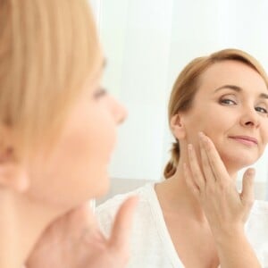 Anti Falten Maske selber machen Honig Gesichtsmaske Hautpflege Tipps