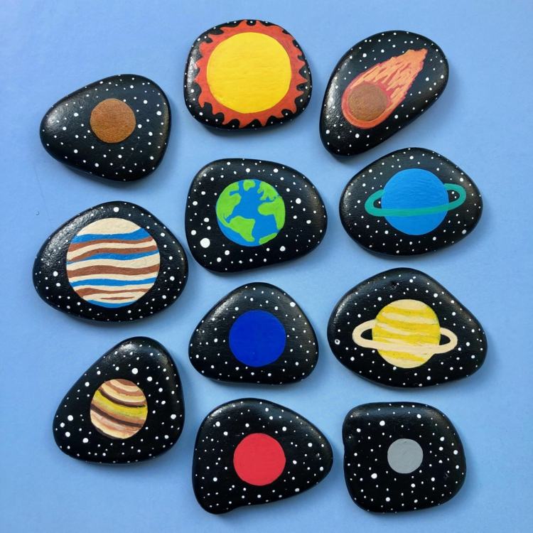 Den Kindern das Universum mit Planeten und Sternen beibringen