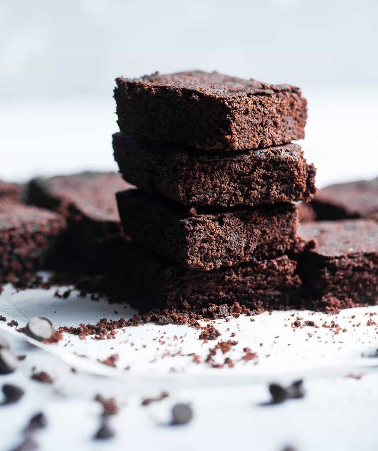 Protein Brownies mit Zartbitterschokolade