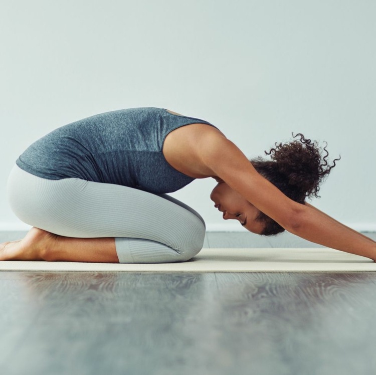 Rückenschmerzen Übungen für Zuhause Yoga Vorteile Gesundheit