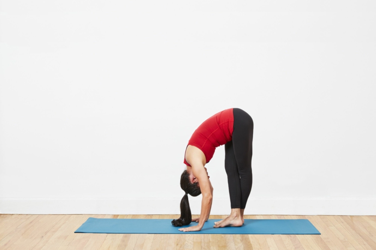 Yoga Übungen gegen Nackenschmerzen Oberkörper Trainingsplan für Zuhause Frauen