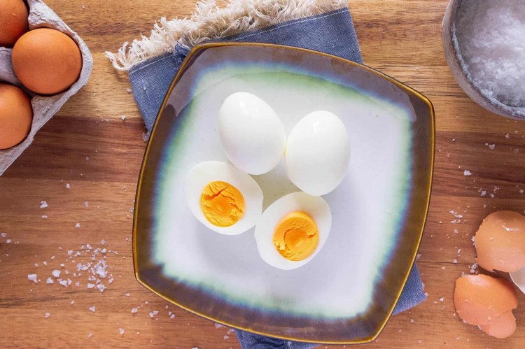 hart gekochte Eier als gesunder Snack für Diabetiker