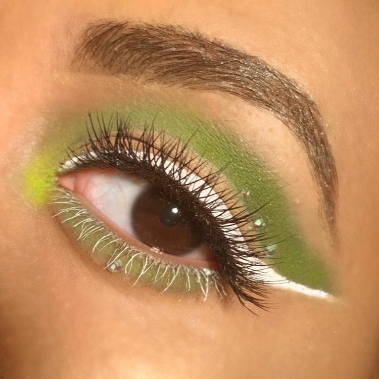 Augen Make-Up Ideen für Somer Eyeliner auftragen Schminktipps