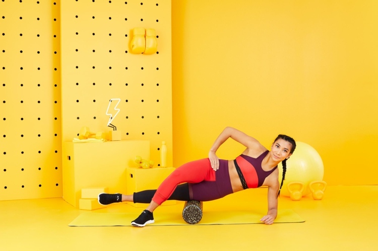 Bauch Beine Po Training mit Eigengewicht Foam Rolling Vorteile Übungen gegen Orangenhaut