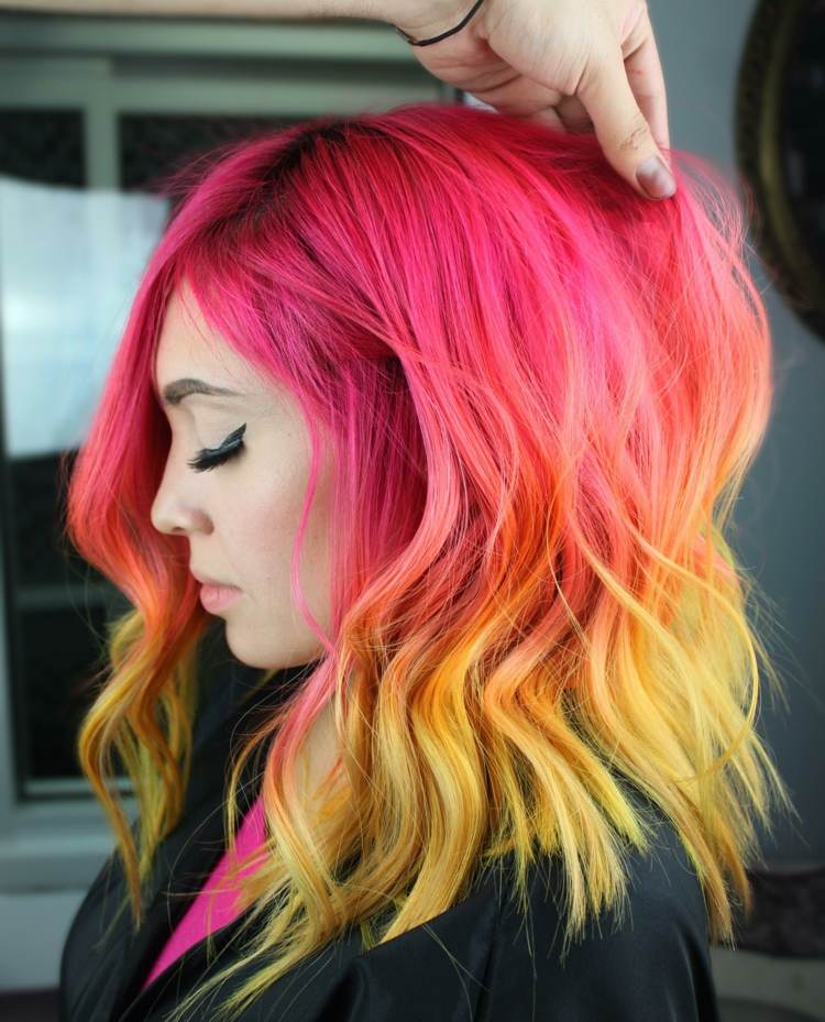 Neonpink Haare im Obmre Look Tequila Sunrise Haarfarbe Trend Sommer 2020
