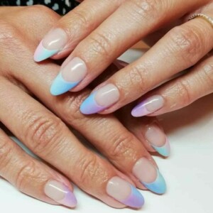 Pastel French Nails Nageltrends Sommer 2020 Nägel in Mandelform lang
