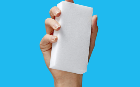 Schmutzradierer besteht aus Melaminharz und wirkt abrasiv