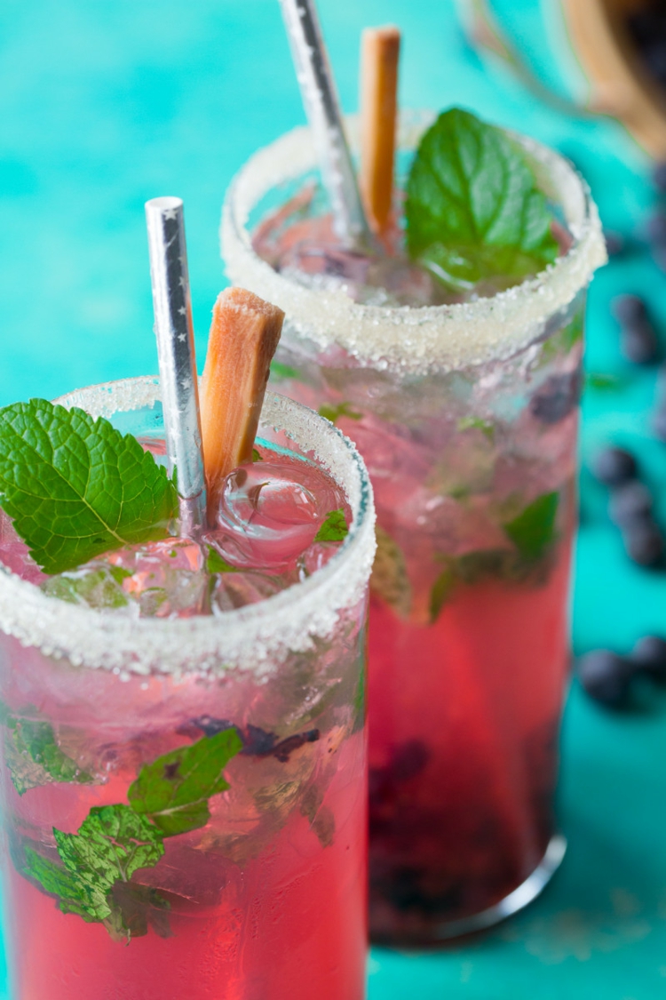 Sommer Coctails mit Prosecco Blaubeere Mojito Rezept