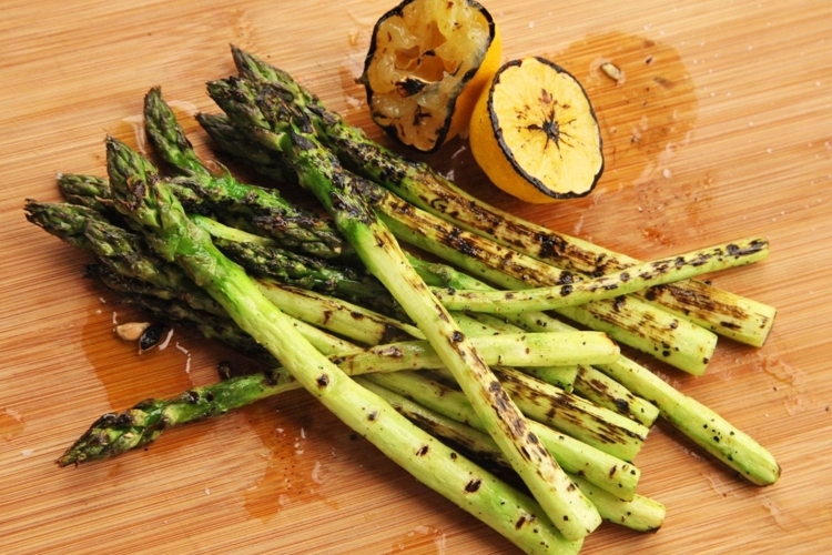 Spargel grillen vegan gesunde Beilagen Sommer Kalorienarmes Gemüse