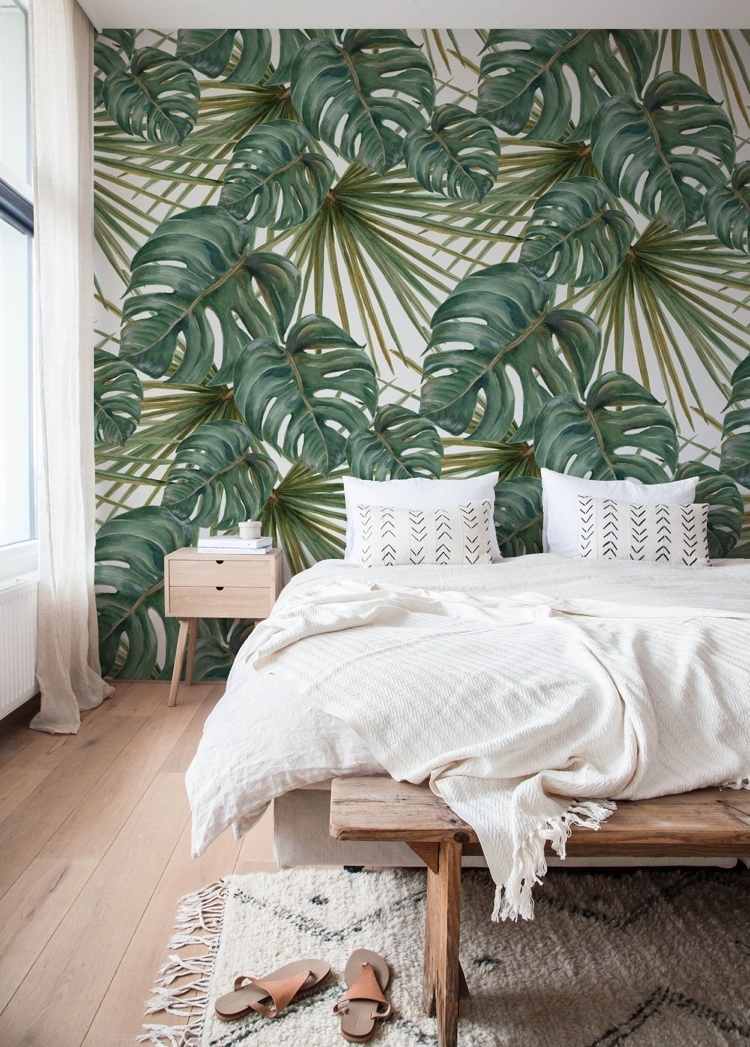 tropische Blätter Tapete Palme und Monstera fürs Schlafzimmer
