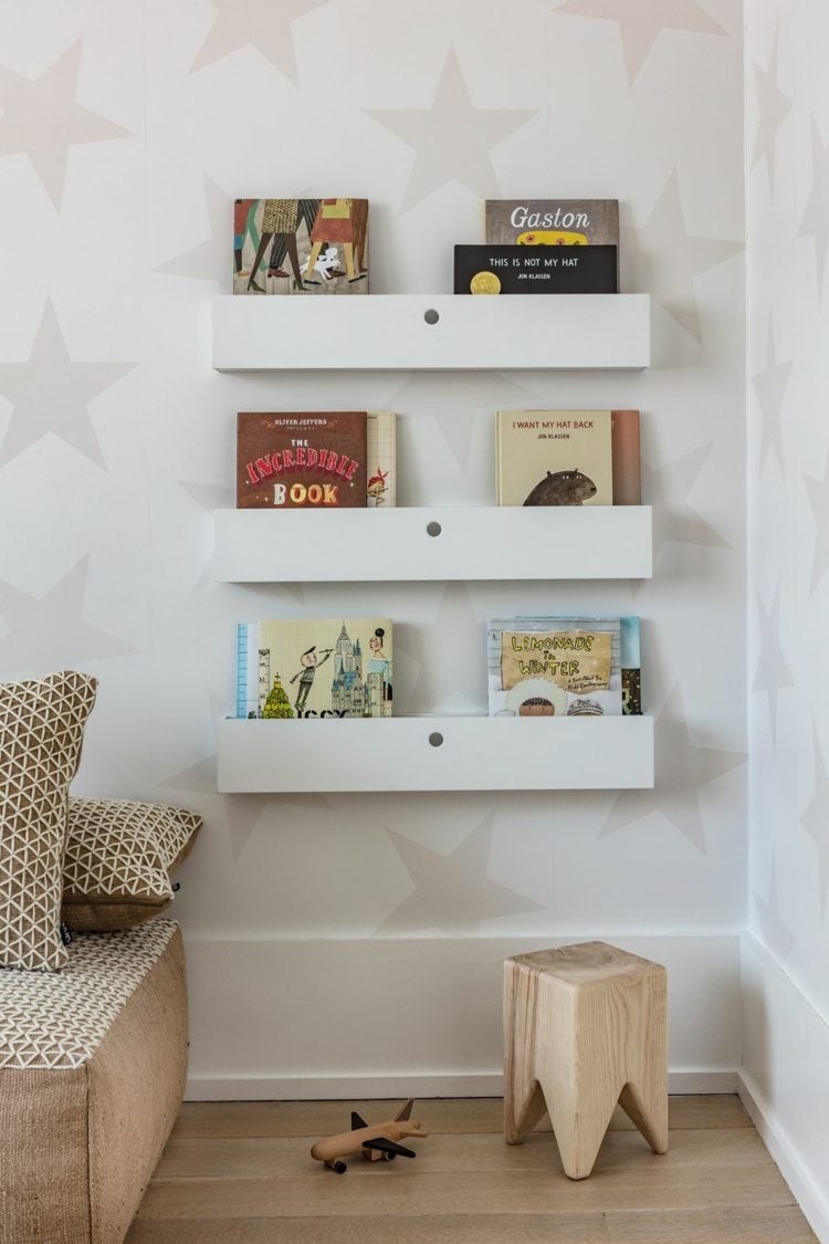 Bücher Aufbewahrung im Kinderzimmer mit alten Schubläden