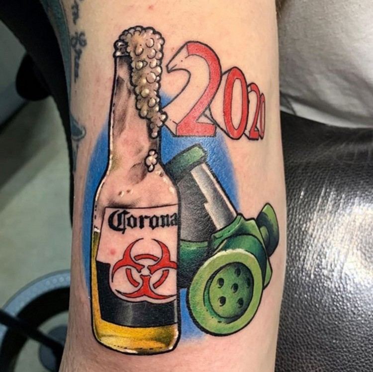 Coronavirus Tattoodesign lustige Tattoomotive Männer Tattootrends