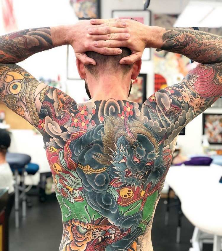 Dragon Yakuza Tattoo Bedeutung Tattooideen für den Rücken Männer