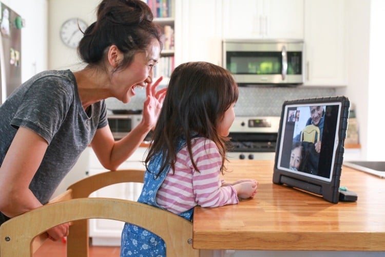 Familienleben per Skype mit den Großeltern sprechen
