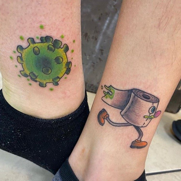 Fußknöchel Tattooideen kleine Tattoos mit Bedeutung Corona Tattoo Trend