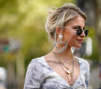 Hochsteckfrisuren Sommer Outfit Ideen Halsketten Trends