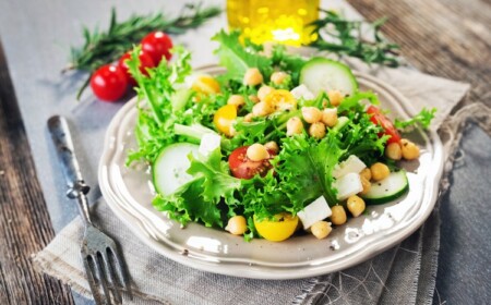 Leckere Salate kalorienarm gesunde Salatdressings selber machen