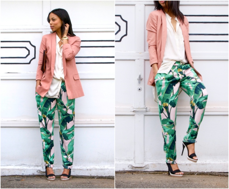 Sommer Outfit fürs Büro Palazzo Hose mit Bananenblatt-Print Shirt und rosa Blazer