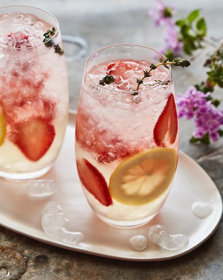 fruchtige Sommerschorle Rezept Sommer Cocktails mit Wein