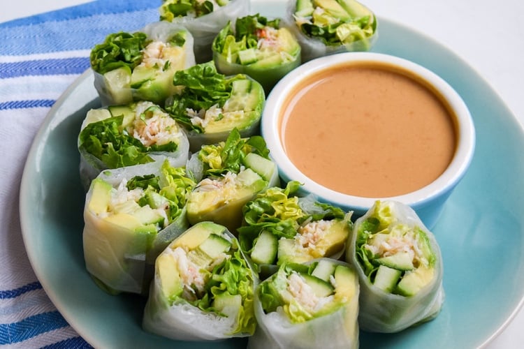 vegetarische Sommerrollen aus Gemüsenudeln zubereiten und Rezept mit Tofu