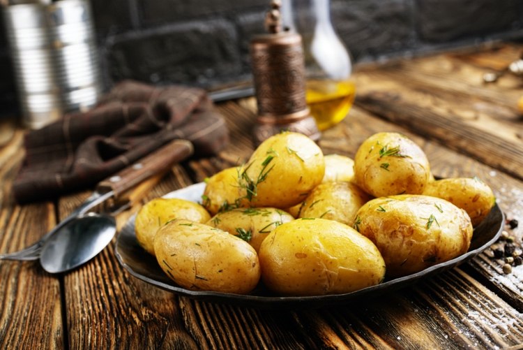 vitamin c lebensmittel gemüse kartoffeln mit der schale