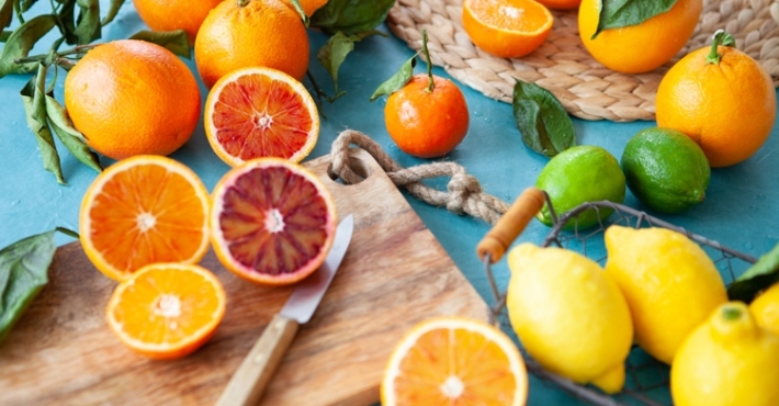 vitamin c lebensmittel zitrone orangen und grapefruits