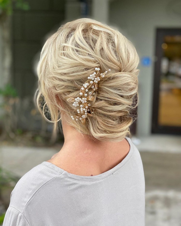 Banane Frisur Spange einfache Hochsteckfrisuren Anleitung