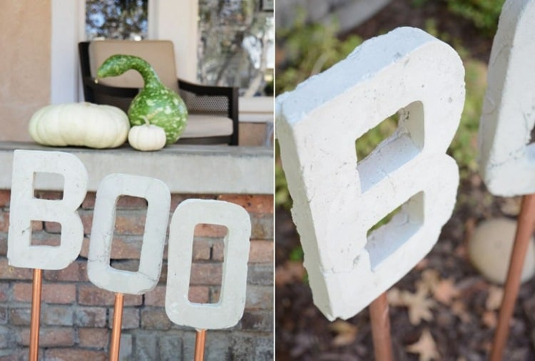 Buchstaben als Gartenstecker aus Beton selber machen für nette Botschaften im Garten