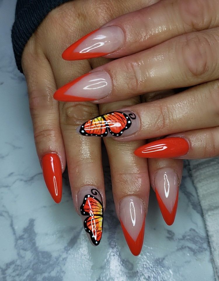 French Maniküre Varianten rote Nägel Design Butterfly Nails Trend