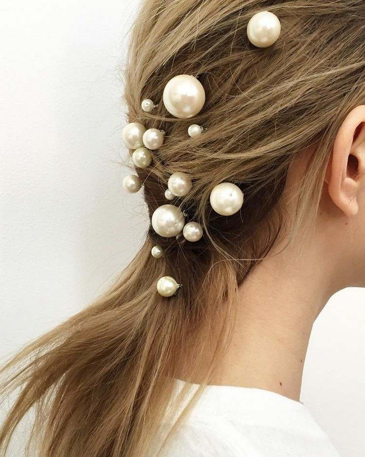 Haaraccessoires Trends Haartrends Herbst 2020 Frisuren mit Perlen