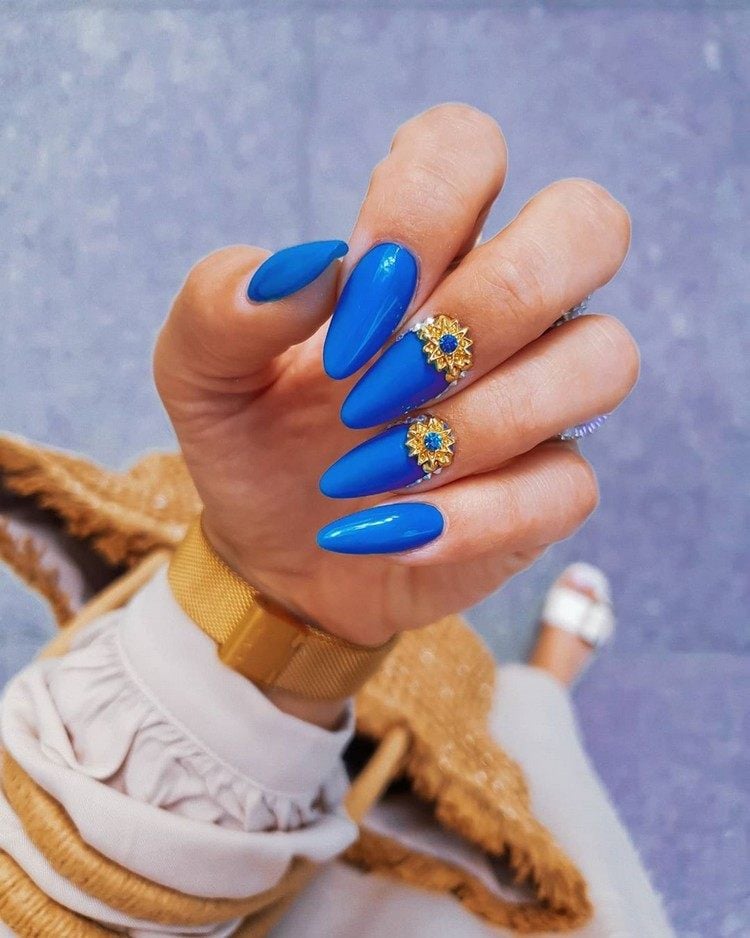 Fall nails trend 2020 classic blue nail design ideas