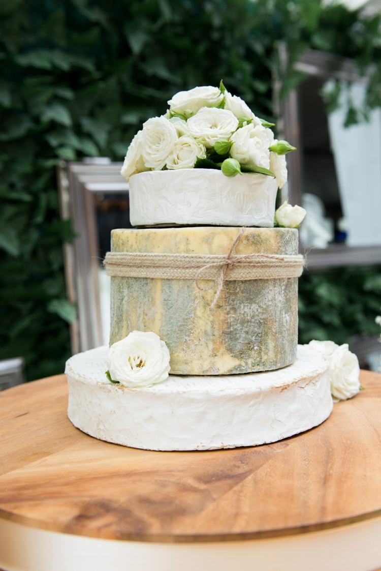 Idea for a small wedding with light cheeses