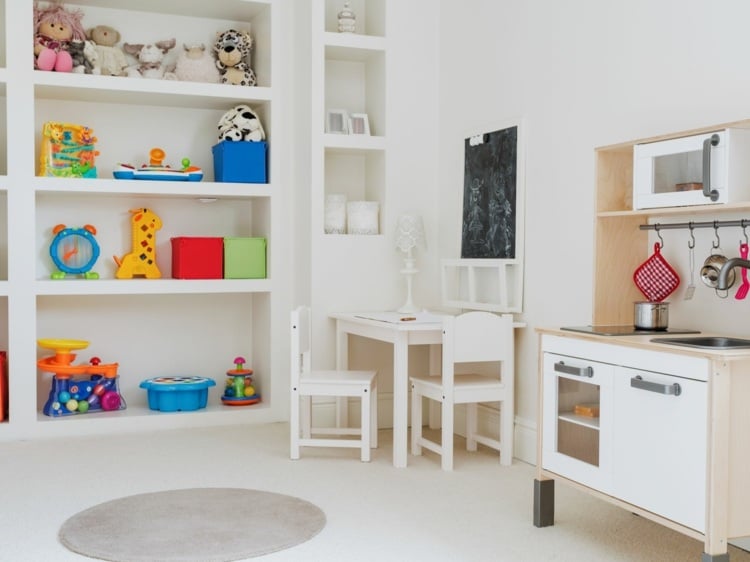 Create a corner for learning with a table and blackboard in the children's or playroom