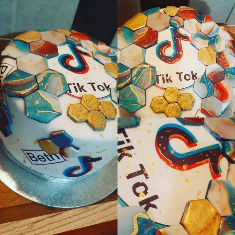Modern TikTok cake with a colorful hexagon pattern
