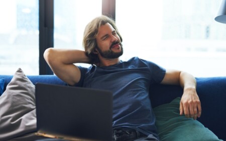 Nackenschmerzen loswerden mit neuem Trainingsgerät für starke Nackenmuskulatur