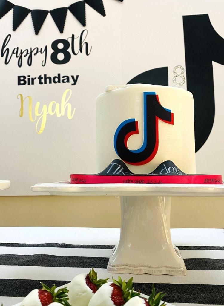 New trend conquers the hearts of all TikTok fans - creative cake and cake decorations