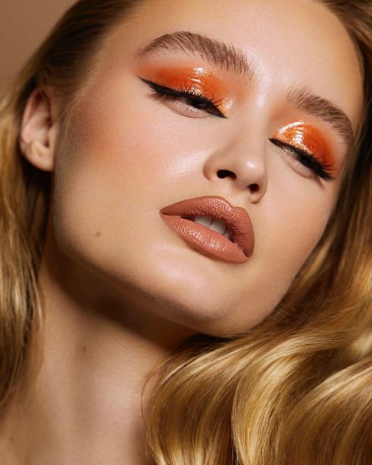 Orange eyeshadow look eye makeup trends fall 2020
