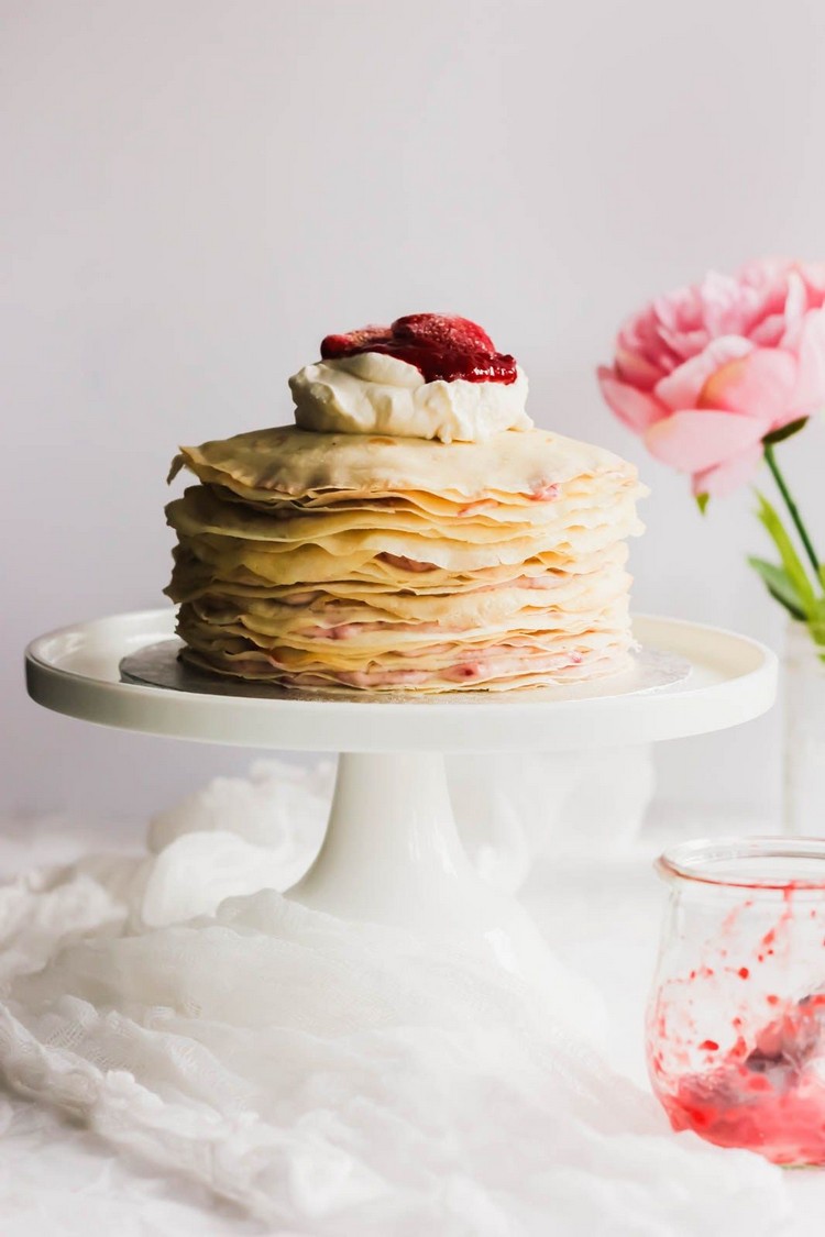 Pfannkuchentorte Rezept Torte aus Pfannkuchen mit Erdbeeren Nachtisch Rezeptideen