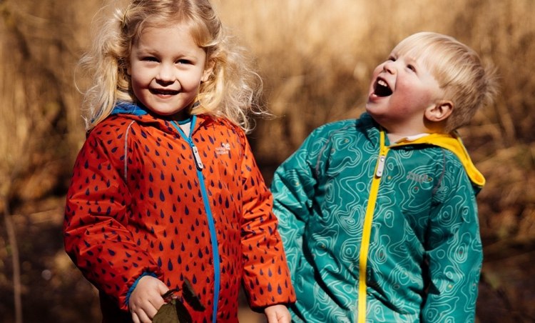 Rainwear Children's raincoat with cheerful patterns tips